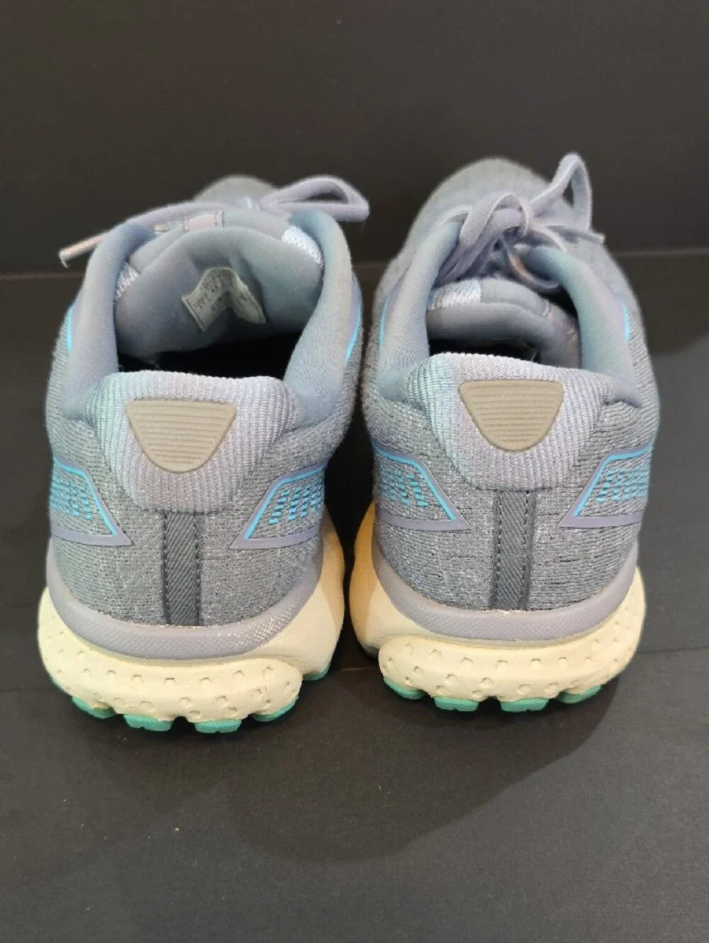Brooks Ghost 12 Women's Running Shoes in Light Blue and Aqua Size 11